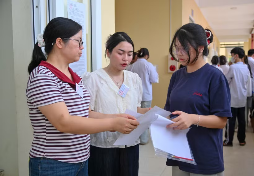 Lộ diện trường đại học đầu tiên có điểm chuẩn cán mốc tuyệt đối 30/30 điểm