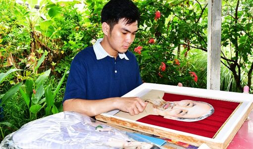 Giữ nghề tranh gói vải