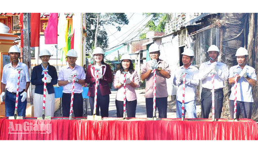Xã Mỹ Đức khởi công nâng cấp đường chùa Ông