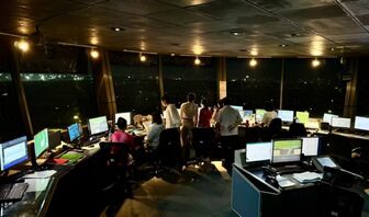 Có 21 chuyến bay bị ảnh hưởng bởi diều gắn đèn thả gần Sân bay Tân Sơn Nhất