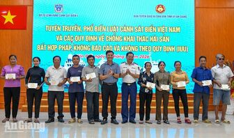 Hơn 200 cán bộ, ngư dân Hòn Đất được tuyên truyền chống IUU