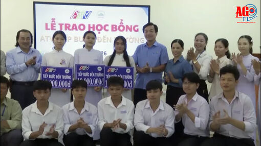 “ATV Tiếp bước đến trường” trao học bổng cho học sinh đạt kết quả cao