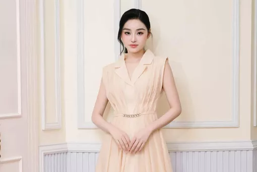 Váy sơ mi cổ đức "tái sinh" vẻ ngoài thanh lịch, chuyên nghiệp