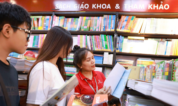 NXB Giáo dục Việt Nam lý giải hiện tượng thiếu sách giáo khoa cục bộ