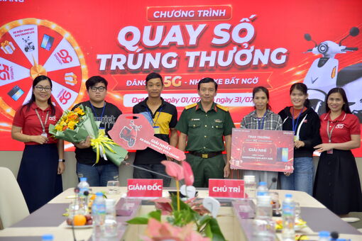 Viettel An Giang trao thưởng đợt 2 chương trình “Đăng ký 5G - Nhận xe bất ngờ”