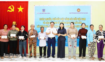 Gần 200 ngư dân, chủ tàu cá xã Hòa Điền được tuyên truyền chống khai thác IUU