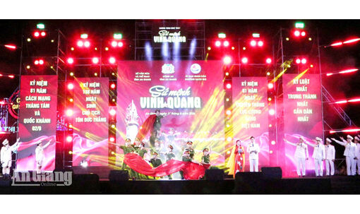 Chương trình nghệ thuật “Sứ mệnh vinh quang” tại Rạch Giá