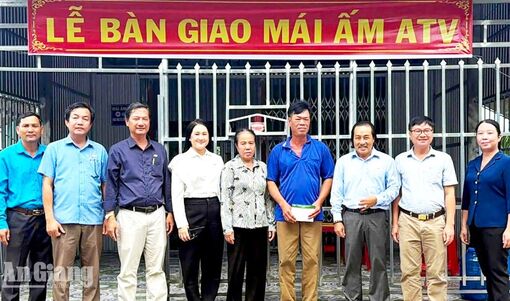 Trao 3 Mái ấm ATV cho hộ dân xã Cô Tô