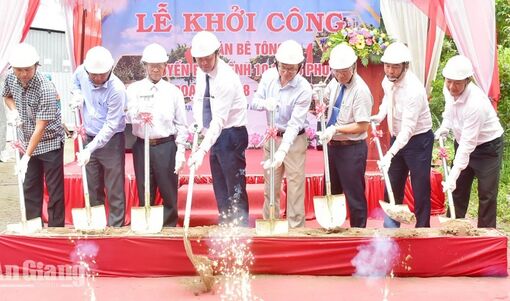 Hơn 16 tỷ đồng bê tông hóa tuyến Bắc kênh 10 Châu Phú