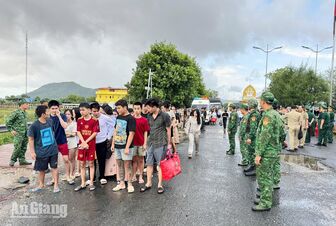 An Giang tiếp nhận 47 công dân Việt Nam do Campuchia trao trả