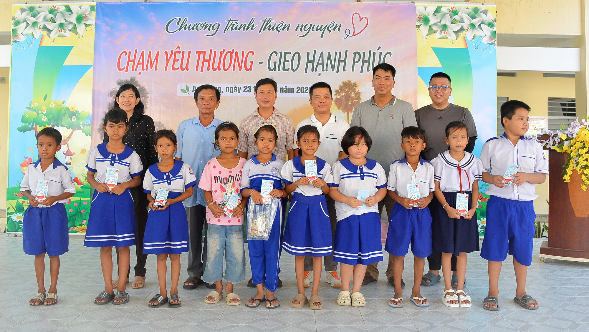 120 triệu đồng hỗ trợ học sinh khó khăn ở An Cư