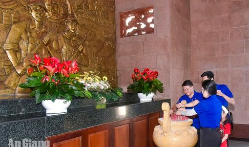 Về Tức Dụp, Ba Chúc để hiểu hơn những năm tháng chiến tranh