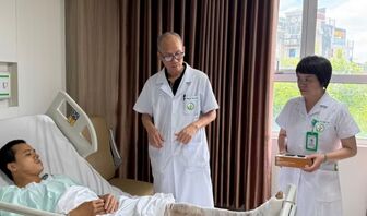 Ca phẫu thuật hy hữu ghép thần kinh bảo quản mang đến cơ hội đi lại cho bệnh nhân