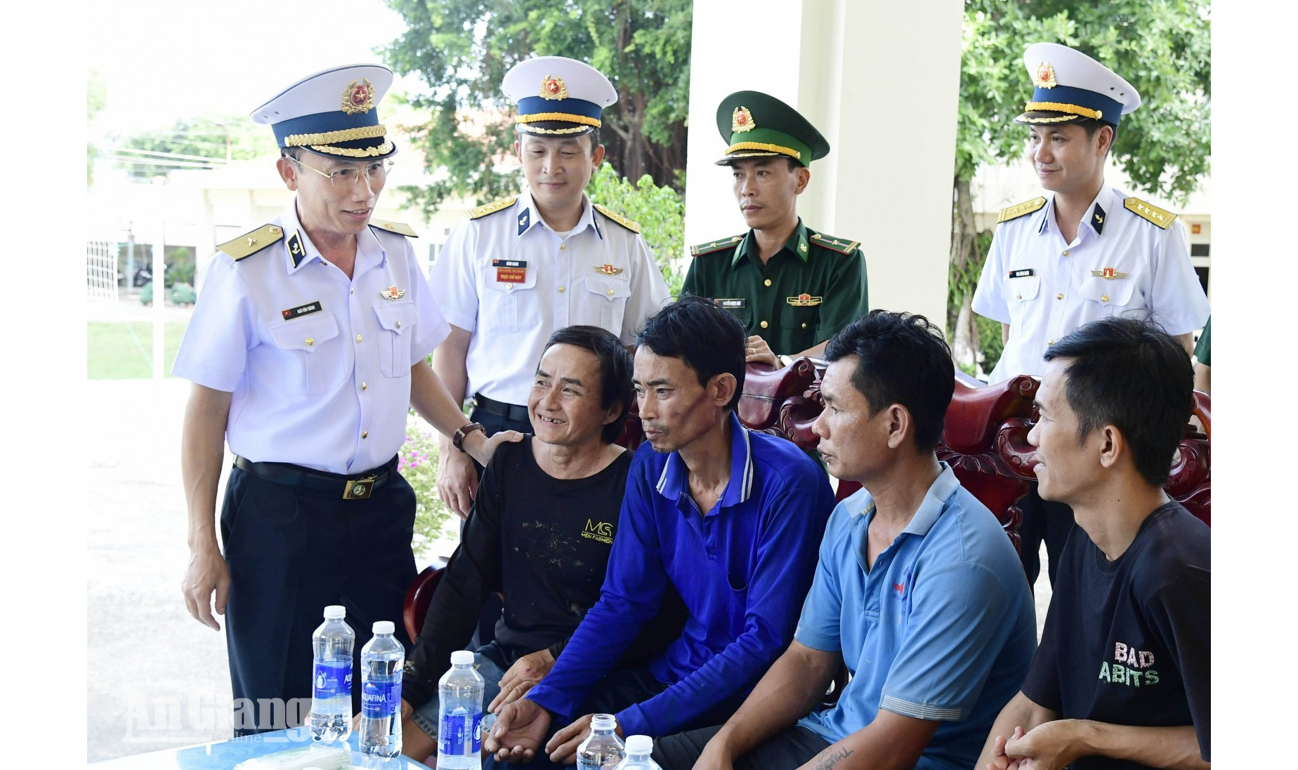 Tìm thấy, đưa 3 ngư dân mất tích ở Phú Quốc vào bờ
