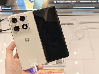 Chiếc điện thoại gập sở hữu camera số 1 thế giới có gì đặc biệt?