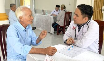100 người dân Gò Quao được khám sức khỏe miễn phí