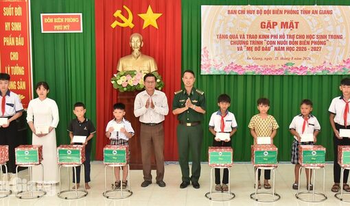 Bộ đội Biên phòng An Giang tiếp sức 41 học sinh khó khăn vùng biên