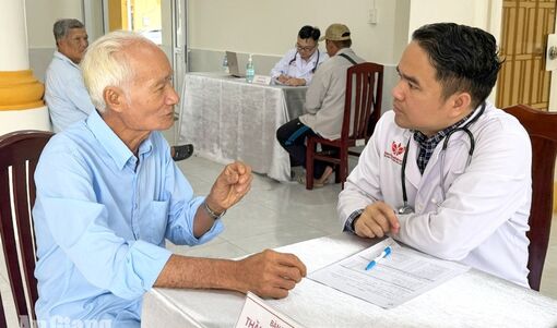 100 người dân Gò Quao được khám sức khỏe miễn phí
