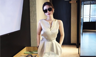 Áo peplum biến vóc dáng thành "đồng hồ cát"