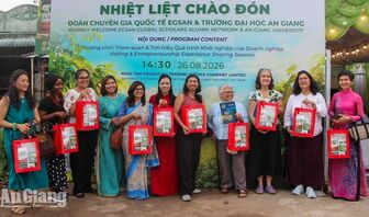 Chuyên gia quốc tế tìm hiểu mô hình phụ nữ khởi nghiệp ở An Giang