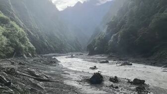 Trung Quốc, Nepal nỗ lực cứu hộ tại vùng thảm họa ở Tây Tạng
