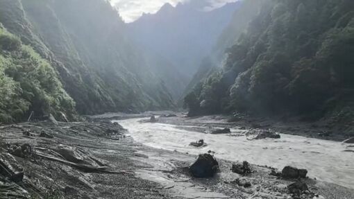 Trung Quốc, Nepal nỗ lực cứu hộ tại vùng thảm họa ở Tây Tạng