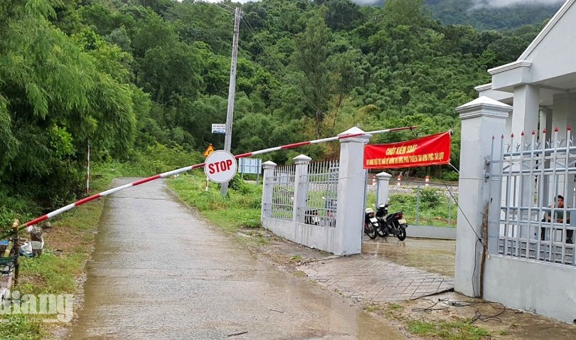 Núi Cấm lập chốt cảnh báo nguy hiểm tại suối Tà Lọt