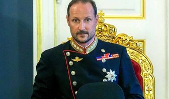 Thái tử Haakon VIII trở thành Nhà vua Na Uy