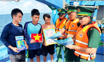 Biên phòng Rạch Đầm tăng kênh tiếp nhận thông tin chống khai thác IUU