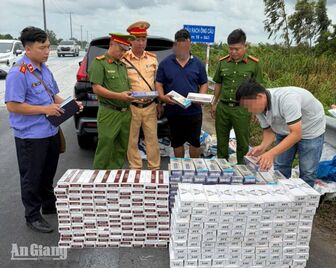Phát hiện ô tô chở 3.370 bao thuốc lá ngoại tại An Giang
