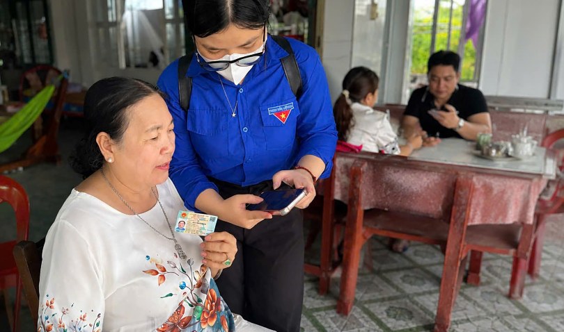 Tuổi trẻ An Biên hỗ trợ gần 20.000 lượt người dân tiếp cận tiện ích số