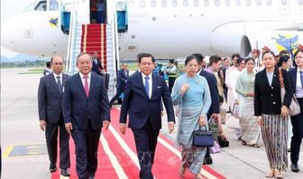 Tổng thống Myanmar và Phu nhân đến Hà Nội, bắt đầu thăm chính thức Việt Nam