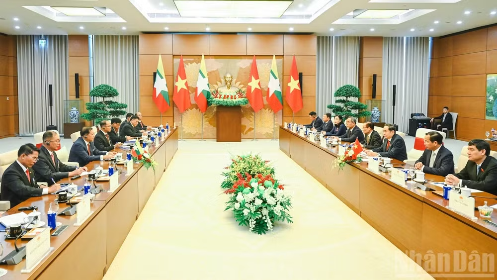 Chủ tịch Quốc hội Trần Thanh Mẫn hội kiến Tổng thống Myanmar Min Aung Hlaing