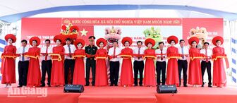 Khai giảng dưới mái trường mới ở vùng biên Vĩnh Gia