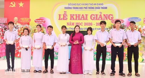 Trường THPT Châu Thành tiếp sức học sinh vượt khó ngày khai trường