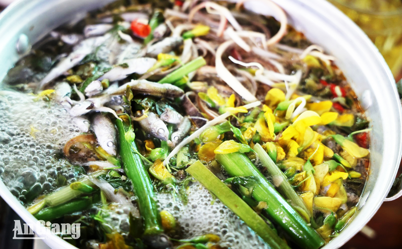 Về An Giang mùa nước nổi, thưởng thức vị đồng quê