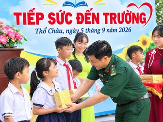 Những món quà giữ học sinh khó khăn ở lại trường