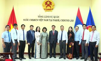 Đoàn công tác An Giang thăm Tổng Lãnh sự quán Việt Nam tại Pakse