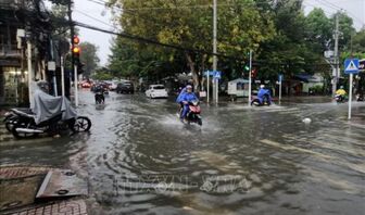 Thời tiết ngày 8/9: Trung Bộ, Nam Bộ mưa dông, đề phòng lũ quét và sạt lở đất