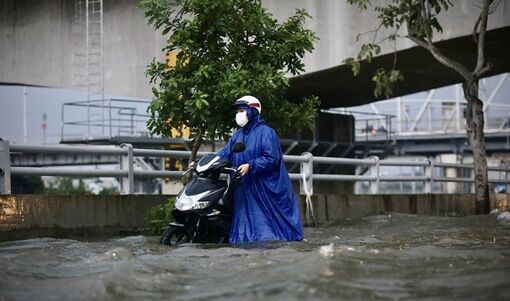 3 ngày tới TP. Hồ Chí Minh, Nam Bộ có mưa to, triều cường dâng