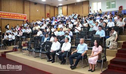 Hơn 300 cán bộ y tế An Giang tập huấn quản lý tài chính, giá dịch vụ