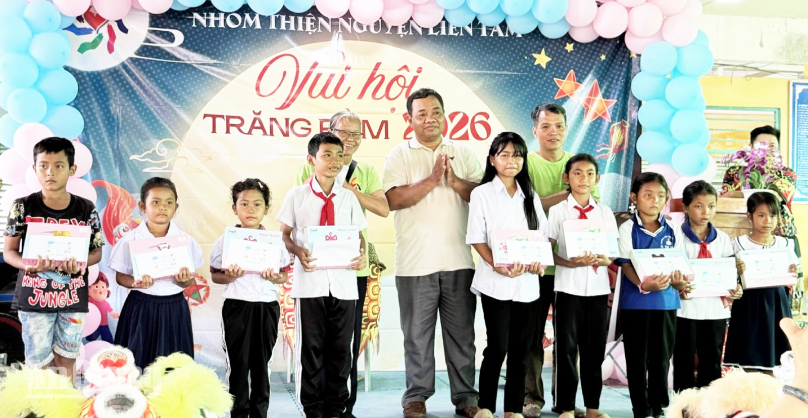 500 phần quà Trung thu cho học sinh Khmer xã Ô Lâm