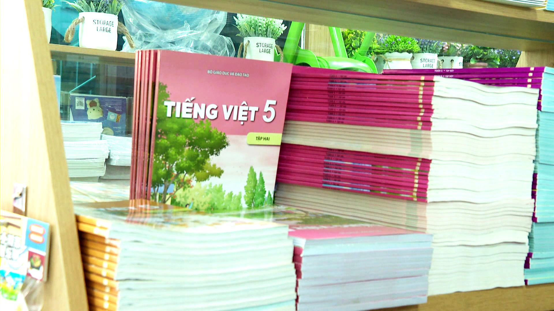 Bảo đảm đủ sách giáo khoa trước ngày 15/9