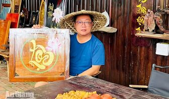 Chữ tâm, chữ tình gửi vào nét bút