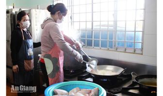 An Giang yêu cầu công khai thực đơn, đơn vị cung cấp và nguồn thực phẩm để cha mẹ học sinh tham gia giám sát