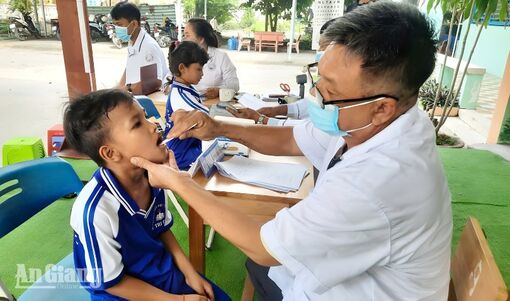 Ô Lâm khám sức khỏe miễn phí cho 100% học sinh