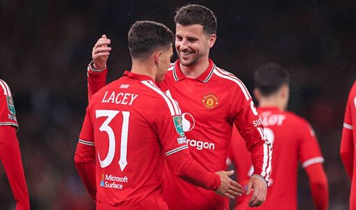 Dẫn trước 2 bàn, Man Utd vẫn thua ngược Brighton tại EFL Cup