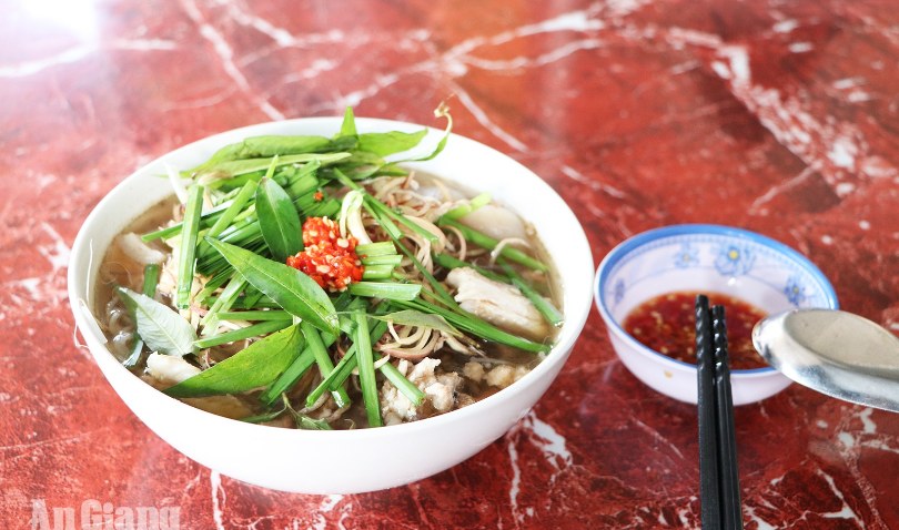 Về Gò Quao thưởng thức bún cà chơi