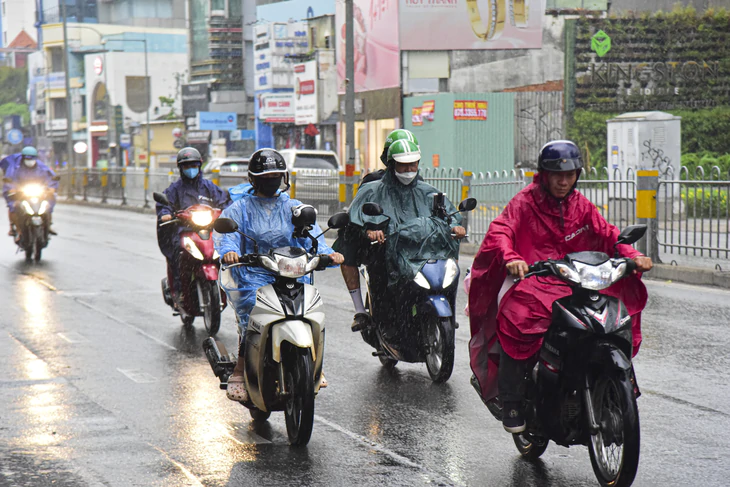 Xem dự báo thời tiết ngày mai - Thói quen nhỏ giúp người Thành phố Hồ Chí Minh chủ động với mưa nắng