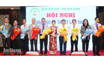 Cập nhật nhiều kỹ thuật mới trong chăm sóc sức khỏe bà mẹ, trẻ em